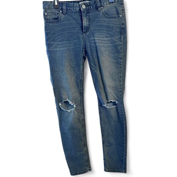 Free People (6/28) Distressed Knee Skinny Jeans - Picture 1 of 6